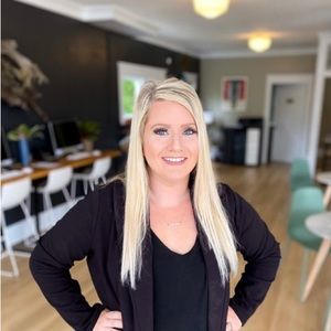 Meet your Posher, Ashley